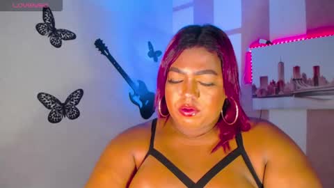 Snapshot of opraxbell chatting on 20, 11, 2025 OpraxBell online show from 20, 11, 2025