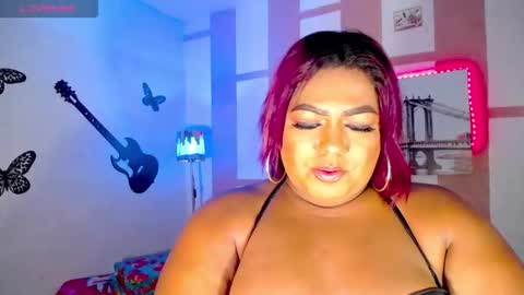 Snapshot of opraxbell chatting on 22, 11, 2025 OpraxBell online show from 22, 11, 2025