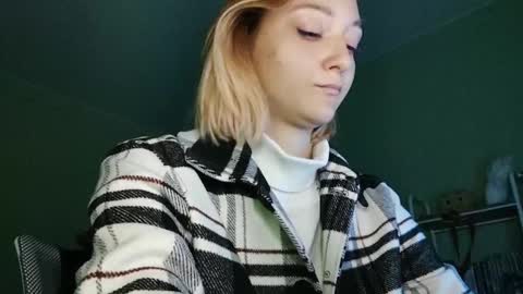 Melani  online show from 5, 3, 2025