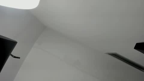 Miss Guzman  online show from 25, 9, 2025