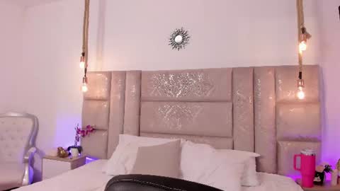 Snapshot of oriana_guzman chatting on 5, 7, 2026 Miss Guzman online show from 5, 7, 2026