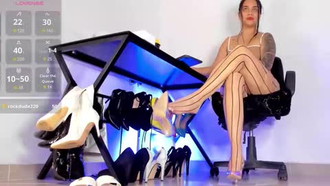 You can call me Sussana  online show from 24, 9, 2025