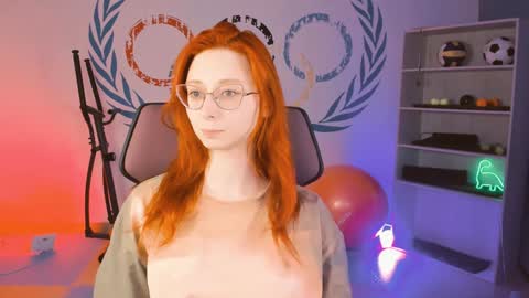 Orianna -  Hi Im into geek culture cosplay crafting LARP games. Shall we play DnD online show from 19, 1, 2025