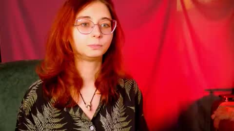 Orianna -  Hi Im into geek culture cosplay crafting LARP games. Shall we play DnD online show from 18, 9, 2025