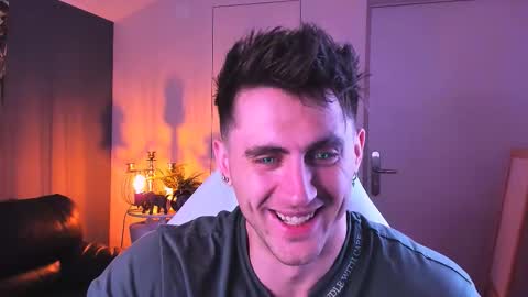 Snapshot of oscar_miller_ chatting on 3, 10, 2025 Oscar online show from 3, 10, 2025