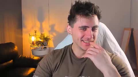 Snapshot of oscar_miller_ chatting on 17, 10, 2025 Oscar online show from 17, 10, 2025