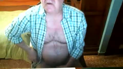 Snapshot of oscarw chatting on 13, 12, 2024 Oscar online show from 13, 12, 2024