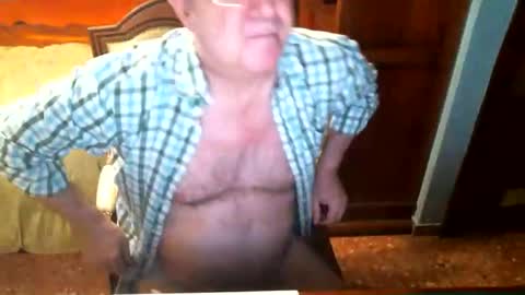 Snapshot of oscarw chatting on 29, 12, 2024 Oscar online show from 29, 12, 2024