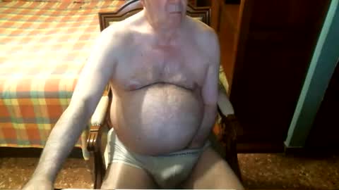 Snapshot of oscarw chatting on 12, 10, 2025 Oscar online show from 12, 10, 2025