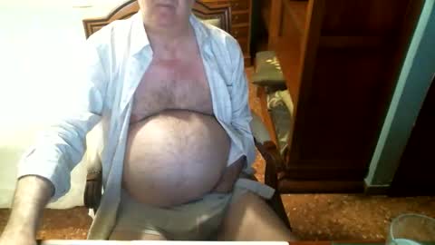 Snapshot of oscarw chatting on 18, 10, 2025 Oscar online show from 18, 10, 2025