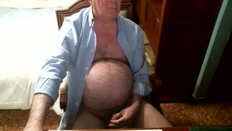 Snapshot of oscarw chatting on 25, 11, 2025 Oscar online show from 25, 11, 2025