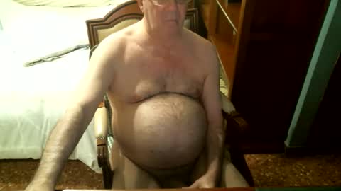 Snapshot of oscarw chatting on 13, 12, 2025 Oscar online show from 13, 12, 2025