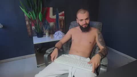 Snapshot of oscarwills chatting on 18, 6, 2026 OscarWills online show from 18, 6, 2026