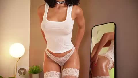 Snapshot of oshun_25 chatting on 20, 6, 2026 Oshun online show from 20, 6, 2026