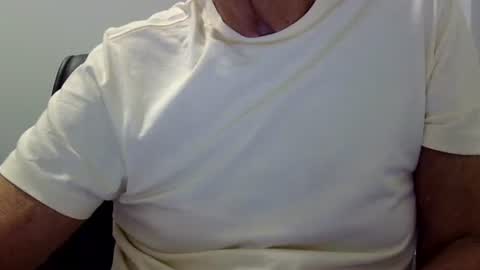 Snapshot of ossibottom chatting on 2, 6, 2026 Ossi online show from 2, 6, 2026
