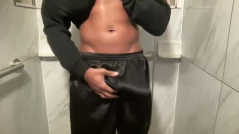 Snapshot of outofhisleague_ chatting on 22, 9, 2025 outofhisleague_ online show from 22, 9, 2025