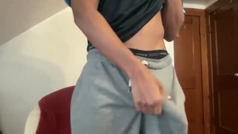 Snapshot of outofhisleague_ chatting on 5, 10, 2025 outofhisleague_ online show from 5, 10, 2025