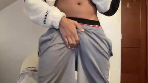 Snapshot of outofhisleague_ chatting on 5, 11, 2025 outofhisleague_ online show from 5, 11, 2025