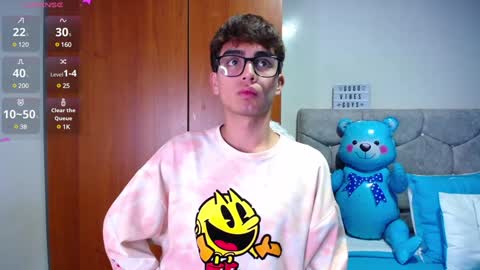 Owen  Independent model  online show from 17, 1, 2025