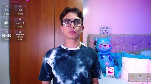 Owen  Independent model  online show from 23, 1, 2025