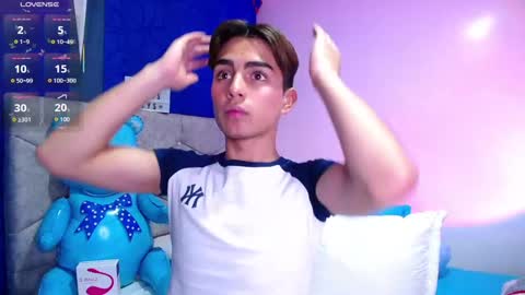 Owen  Independent model  online show from 10, 3, 2025