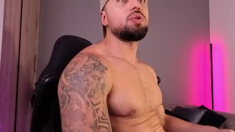 Snapshot of owenmaximus814 chatting on 12, 11, 2025 Maximus Owen online show from 12, 11, 2025