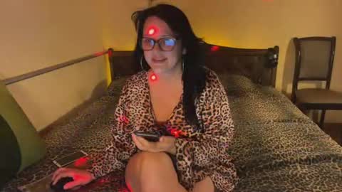 OxiXLove online show from 4, 8, 2026