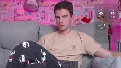 Snapshot of oxmikexo chatting on 30, 12, 2024 Mike online show from 30, 12, 2024