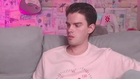 Snapshot of oxmikexo chatting on 14, 2, 2025 Mike online show from 14, 2, 2025