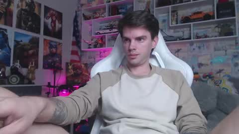 Snapshot of oxmikexo chatting on 8, 3, 2025 Mike online show from 8, 3, 2025