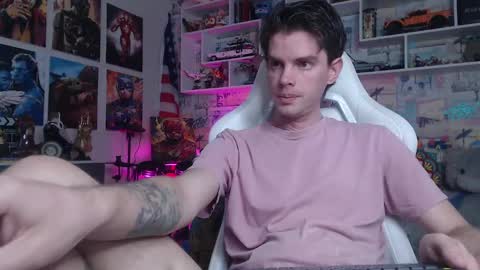 Snapshot of oxmikexo chatting on 10, 3, 2025 Mike online show from 10, 3, 2025