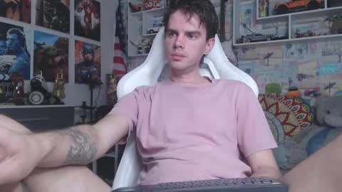 Snapshot of oxmikexo chatting on 11, 3, 2025 Mike online show from 11, 3, 2025