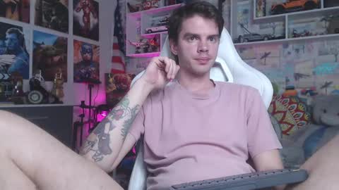 Snapshot of oxmikexo chatting on 11, 3, 2025 Mike online show from 11, 3, 2025