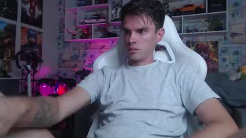 Snapshot of oxmikexo chatting on 14, 9, 2025 Mike online show from 14, 9, 2025