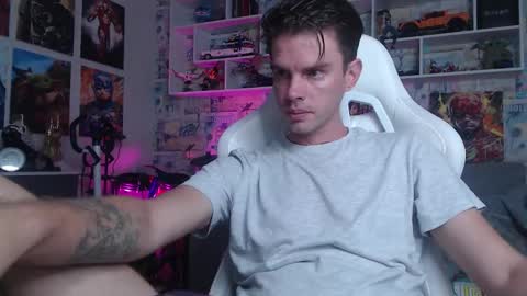 Snapshot of oxmikexo chatting on 20, 9, 2025 Mike online show from 20, 9, 2025