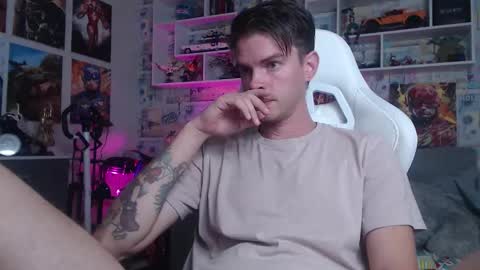 Snapshot of oxmikexo chatting on 22, 9, 2025 Mike online show from 22, 9, 2025