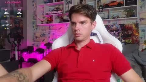 Snapshot of oxmikexo chatting on 4, 10, 2025 Mike online show from 4, 10, 2025