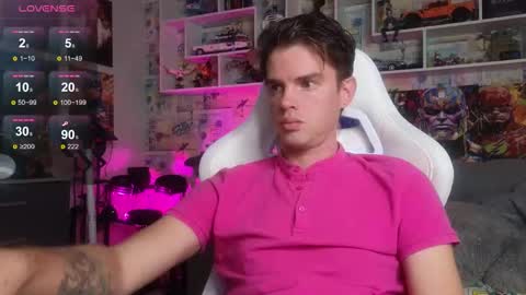 Snapshot of oxmikexo chatting on 7, 10, 2025 Mike online show from 7, 10, 2025