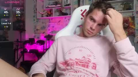 Snapshot of oxmikexo chatting on 9, 10, 2025 Mike online show from 9, 10, 2025