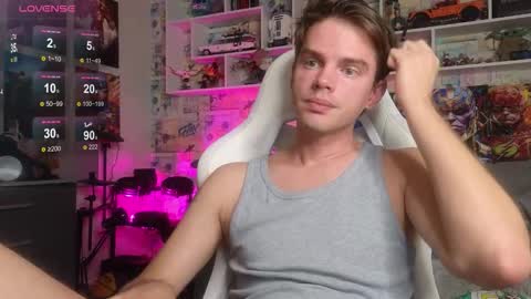 Snapshot of oxmikexo chatting on 13, 10, 2025 Mike online show from 13, 10, 2025