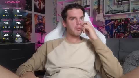 Snapshot of oxmikexo chatting on 14, 10, 2025 Mike online show from 14, 10, 2025