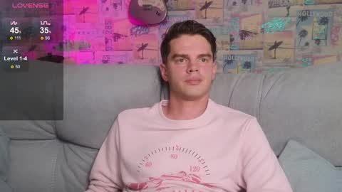 Snapshot of oxmikexo chatting on 23, 10, 2025 Mike online show from 23, 10, 2025