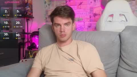 Snapshot of oxmikexo chatting on 4, 11, 2025 Mike online show from 4, 11, 2025