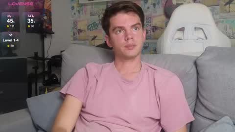 Snapshot of oxmikexo chatting on 22, 11, 2025 Mike online show from 22, 11, 2025