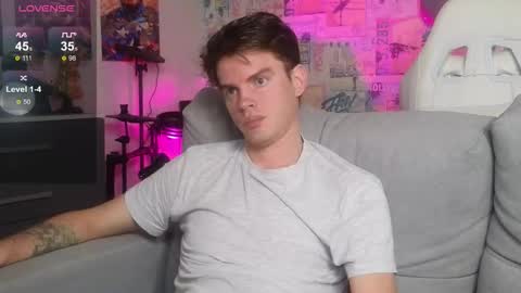 Snapshot of oxmikexo chatting on 29, 11, 2025 Mike online show from 29, 11, 2025