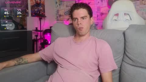 Snapshot of oxmikexo chatting on 1, 12, 2025 Mike online show from 1, 12, 2025