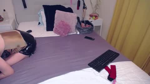 Snapshot of oxyser3nity chatting on 12, 9, 2025 oxyser3nity online show from 12, 9, 2025