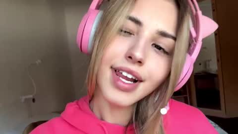 Snapshot of ozellagranville chatting on 1, 2, 2026 Eva online show from 1, 2, 2026