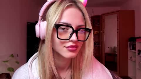 Snapshot of ozellagranville chatting on 21, 3, 2026 Eva online show from 21, 3, 2026