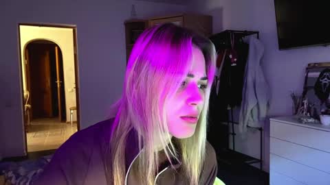 Snapshot of ozellagranville chatting on 28, 5, 2026 Eva online show from 28, 5, 2026